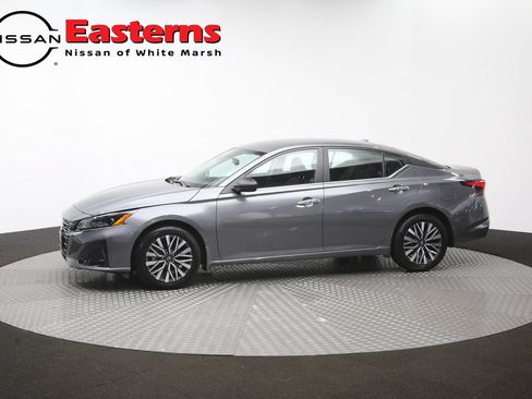 Used 2024 Nissan Altima 2.5 SV AWD/4WD image 59