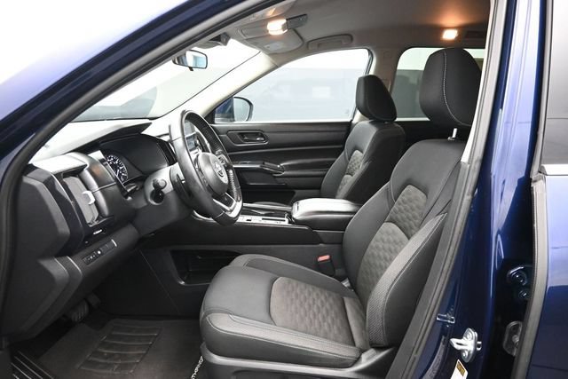 Used 2024 Nissan Pathfinder SV FWD image 7