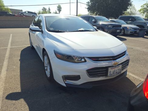 Used 2016 Chevrolet Malibu LT image 3