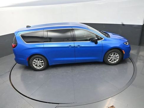 New 2026 Chrysler Pacifica Select image 18