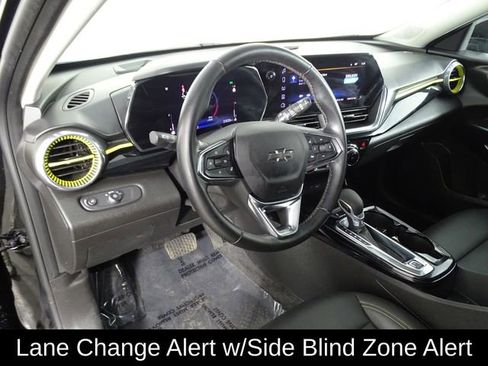Used 2024 Chevrolet Trax ACTIV w/ Sunroof Package FWD image 25