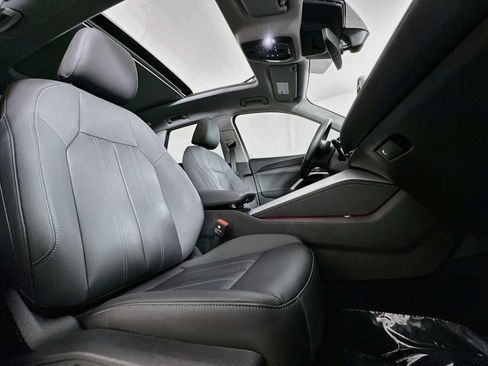 Certified 2025 Audi Q5 Premium w/ Convenience Package AWD/4WD image 26
