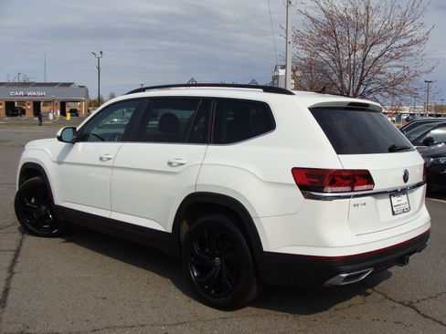 Used 2022 Volkswagen Atlas SE w/ Black Wheel Package image 4