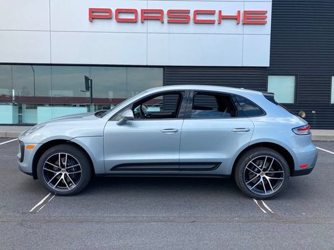 Used 2025 Porsche Macan AWD/4WD image 2