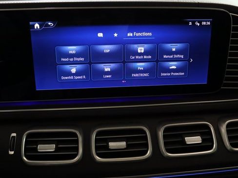 Used 2024 Mercedes-Benz GLE 450 4MATIC w/ AMG Line Exterior image 9