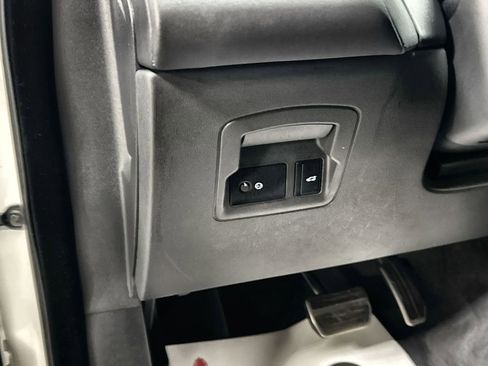 Used 2025 Land Rover Range Rover Velar Dynamic SE image 16