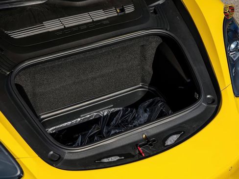 Used 2024 Porsche 718 Cayman Style Edition image 17