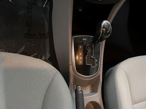 Used 2014 Hyundai Accent SE image 12