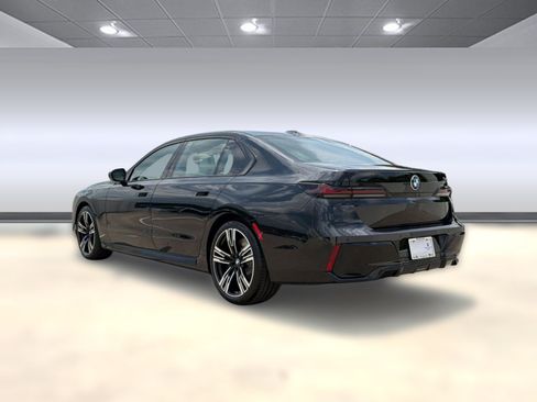 New 2026 BMW 740i w/ Premium Package RWD image 3