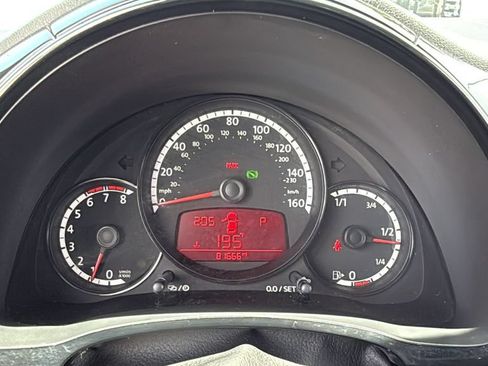 Used 2016 Volkswagen Beetle 1.8T FWD image 25