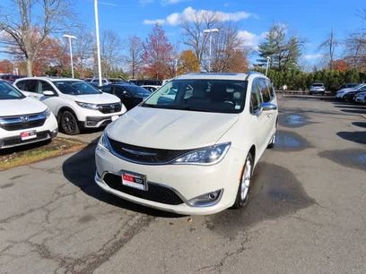 Used 2020 Chrysler Pacifica Limited w/ Advanced Safetytec Group