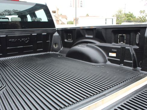 Used 2018 Ford F250 XL w/ Power Equipment Group AWD/4WD image 26