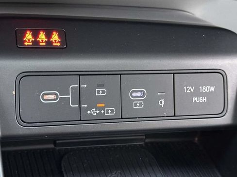 Used 2024 Hyundai Kona Limited AWD/4WD image 36