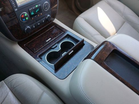 Used 2012 GMC Yukon XL Denali image 18