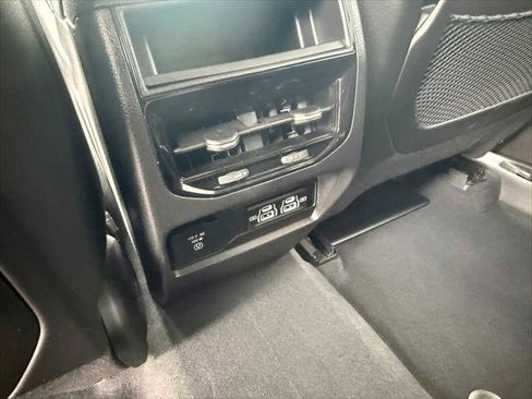 Certified 2023 Jeep Grand Cherokee Laredo w/ Luxury Tech Group I image 17