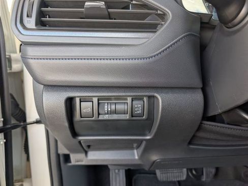 Certified 2025 Subaru Forester Premium AWD/4WD image 11