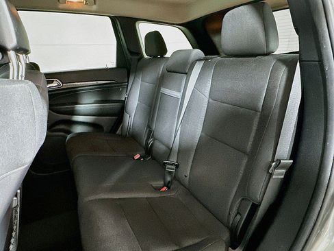 Used 2013 Jeep Grand Cherokee Laredo AWD/4WD image 19