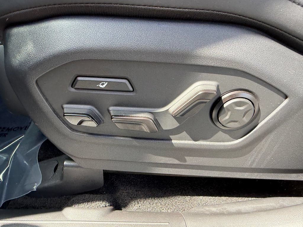 Used 2025 Hyundai Santa Fe Calligraphy FWD image 10