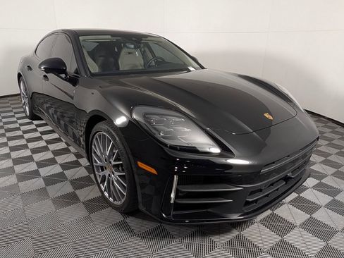 Certified 2025 Porsche Panamera image 9