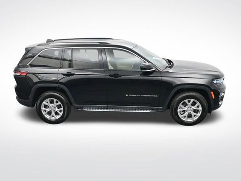 Used 2023 Jeep Grand Cherokee Limited image 25