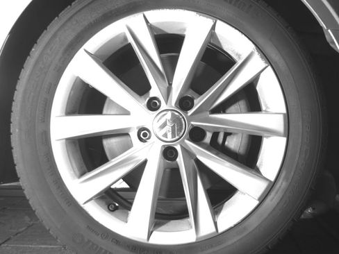 Used 2015 Audi A3 1.8T Premium w/ Aluminum Style Package FWD image 11