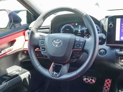 Used 2025 Toyota Camry XSE FWD image 14