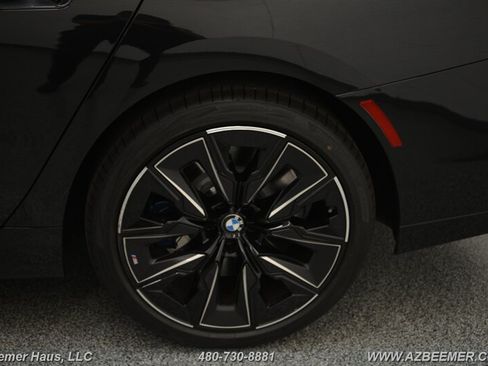 Used 2023 BMW 760i xDrive w/ Luxury Rear Seating Package AWD/4WD image 47