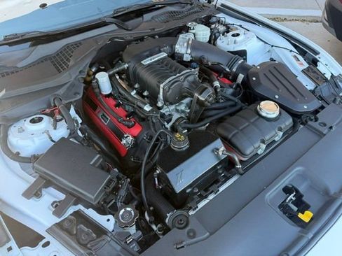 Used 2017 Ford Mustang GT Premium w/ GT Performance Package RWD image 2