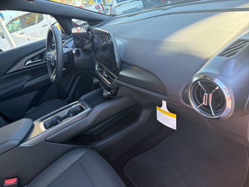 New 2026 Chevrolet Equinox EV LT image 20