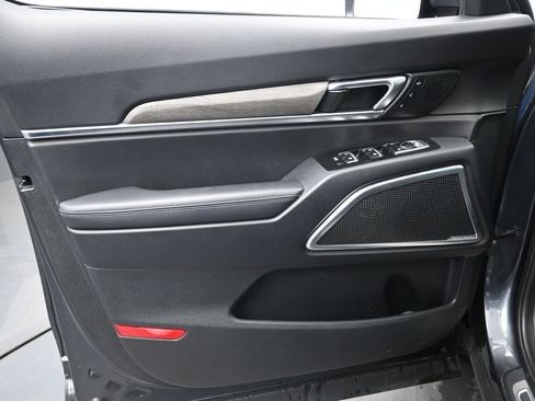 Used 2022 Kia Telluride SX w/ SX Prestige Package AWD/4WD image 23