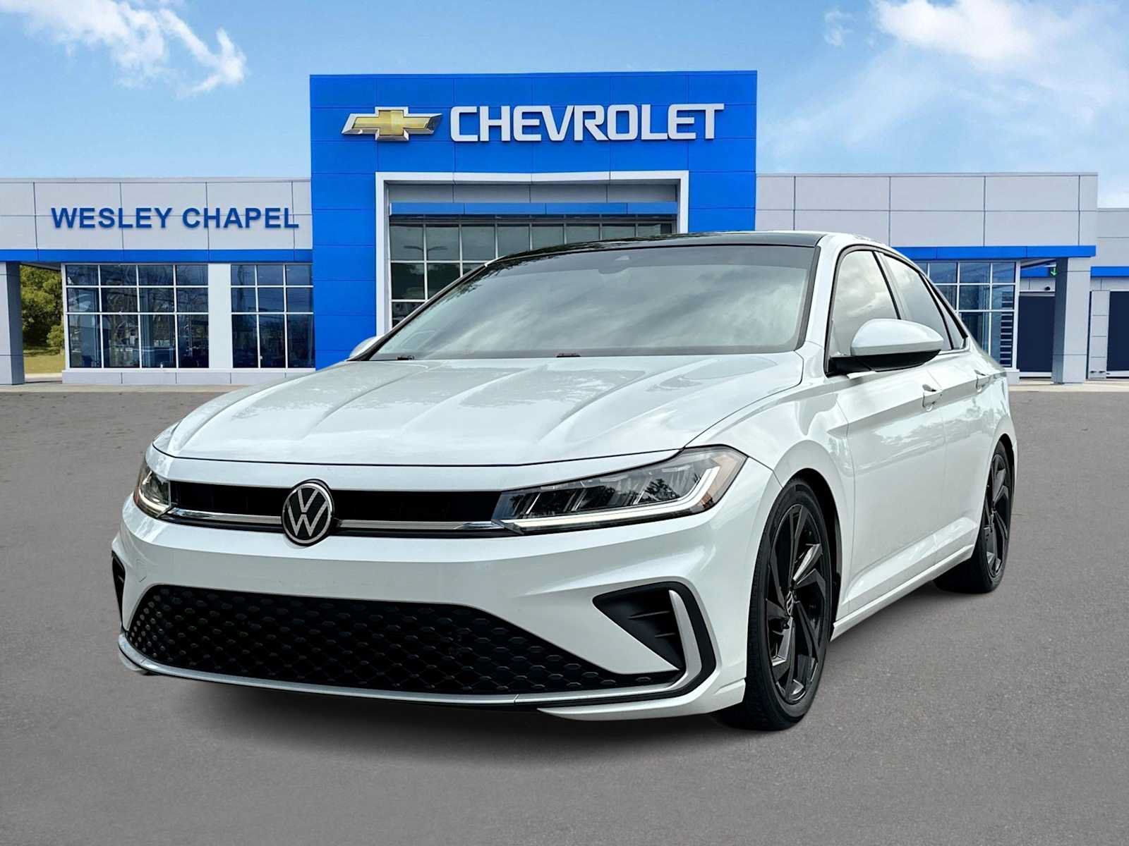 Used 2025 Volkswagen Jetta SE FWD image 1