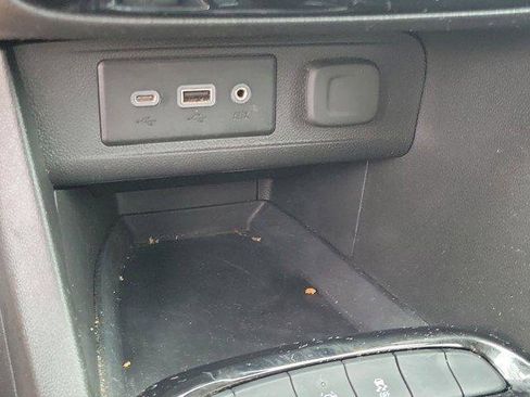 Used 2022 Buick Encore GX Select w/ Sport Touring Package image 31