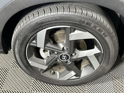 Used 2025 Hyundai Venue SEL FWD image 10