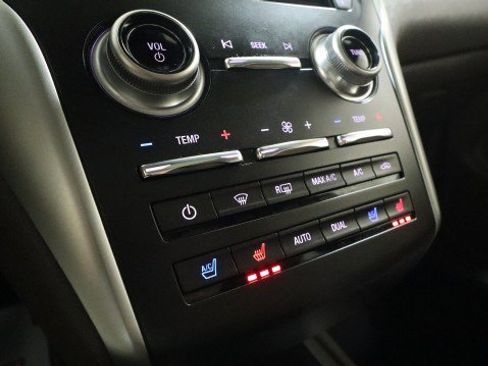 Used 2015 Lincoln MKC FWD w/ Equipment Group 102A Reserve image 17