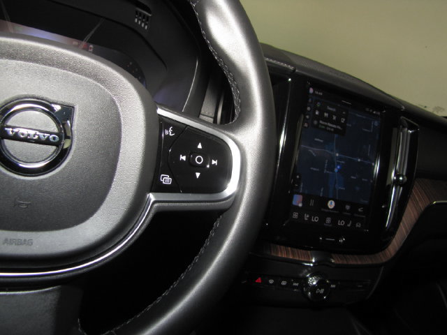 Used 2023 Volvo XC60 B5 Ultimate FWD image 28