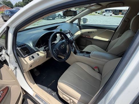 Used 2014 Toyota Venza LE w/ LE Convenience Package FWD image 9