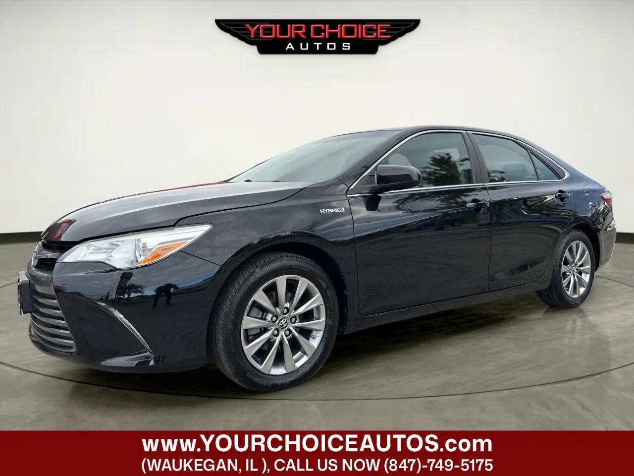 Used 2017 Toyota Camry XLE w/ Moonroof Package FWD image 1
