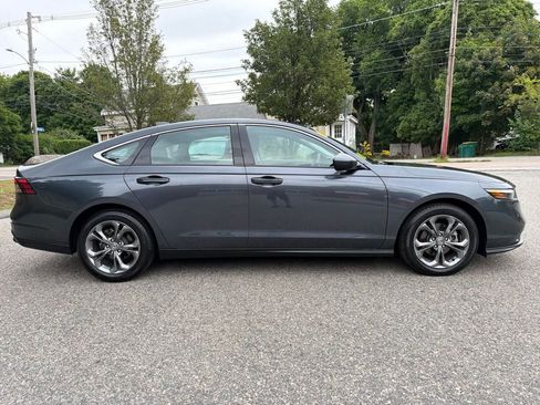 Used 2023 Honda Accord EX image 8