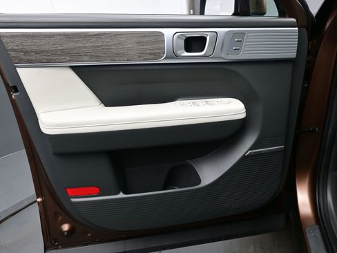 Used 2024 Hyundai Santa Fe Limited image 9