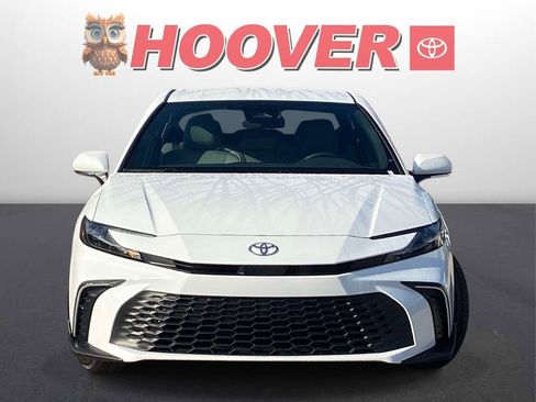 Used 2025 Toyota Camry SE FWD image 8