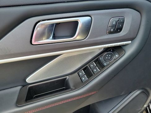 Used 2025 Ford Explorer ST RWD image 18