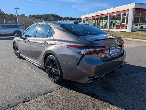 Used 2022 Toyota Camry XSE image 3