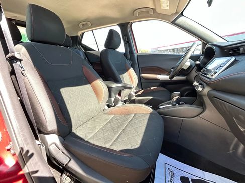 Used 2020 Nissan Kicks SR FWD image 13