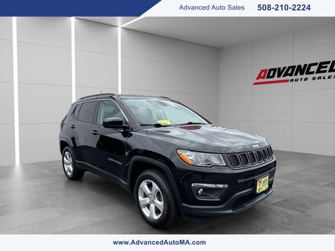 Used 2019 Jeep Compass Latitude image 1