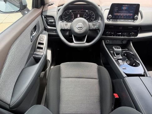 Used 2023 Nissan Rogue SV FWD image 11