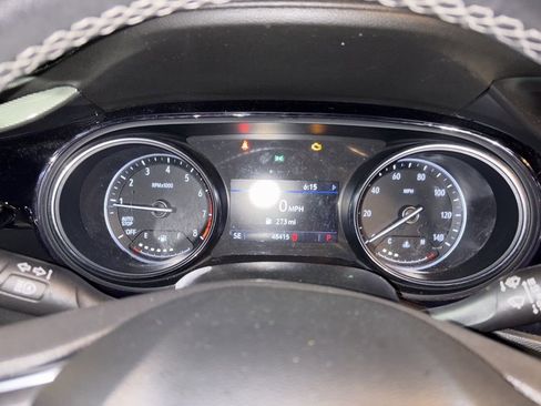 Used 2021 Buick Encore GX Select w/ Sport Touring Package image 2