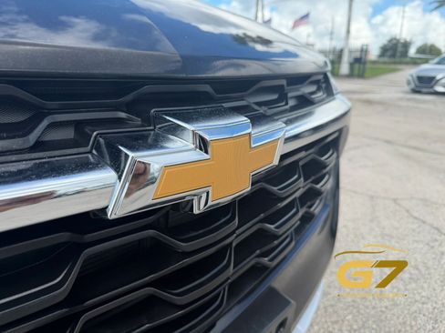 Used 2025 Chevrolet Trax LT FWD image 4