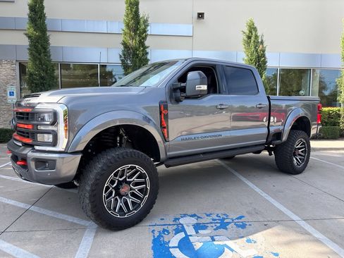 Used 2024 Ford F250 Lariat w/ Lariat Ultimate Package AWD/4WD image 1