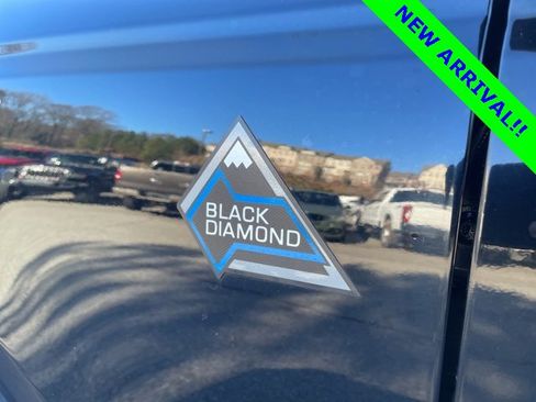 Used 2022 Ford Bronco Black Diamond image 9