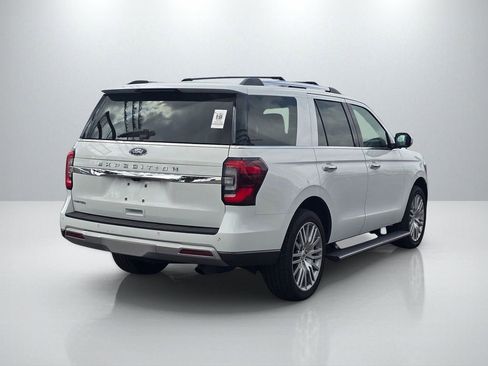 Used 2024 Ford Expedition Limited AWD/4WD image 5
